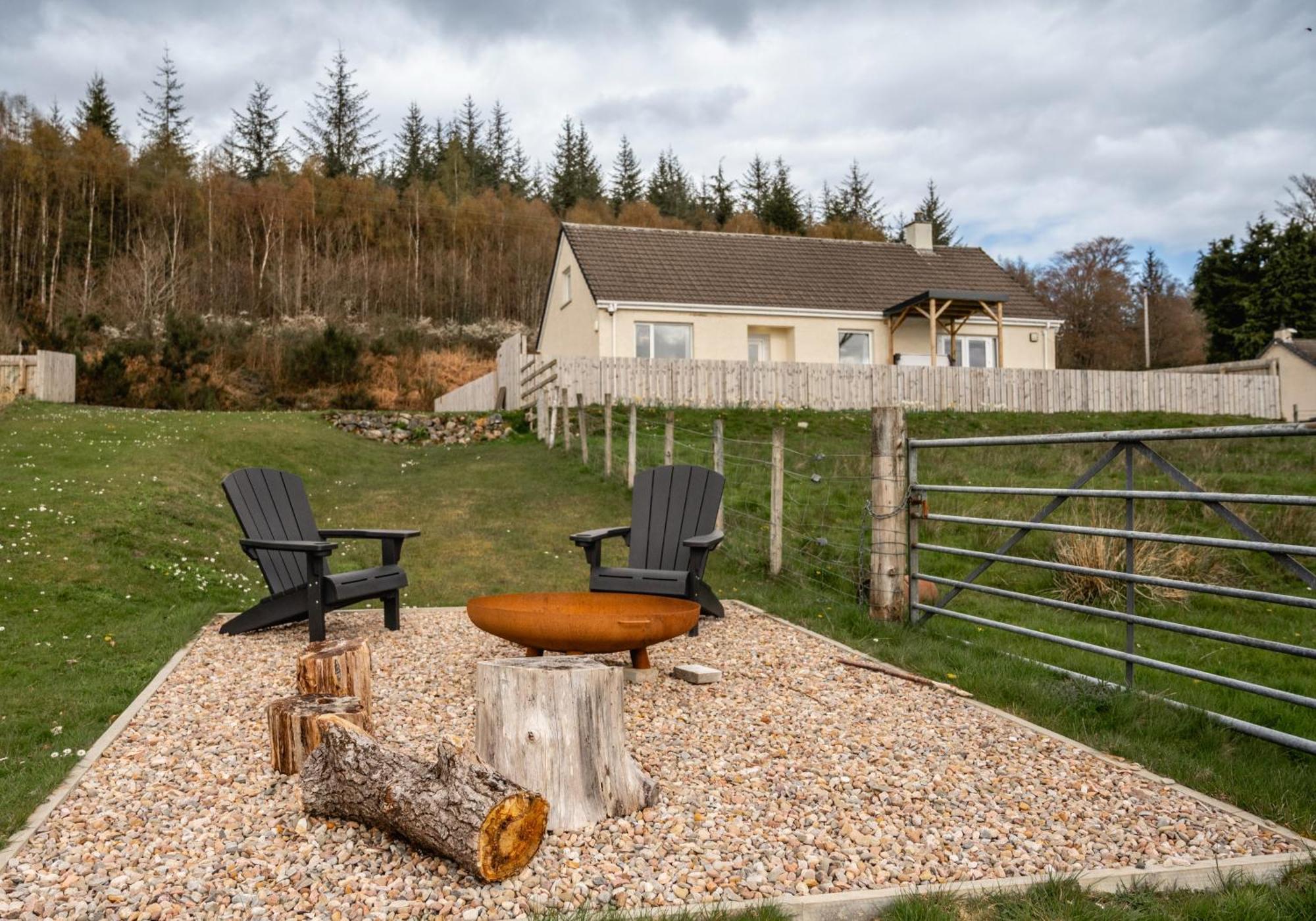 Loch Ness Cottage Fort Augustus Ngoại thất bức ảnh